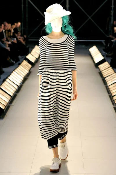 Look 12